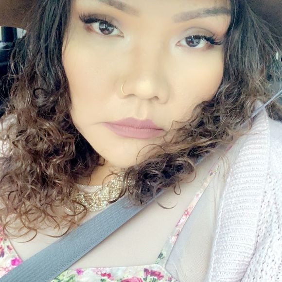 Meet your Posher, Tanis - Picture 1 of 1